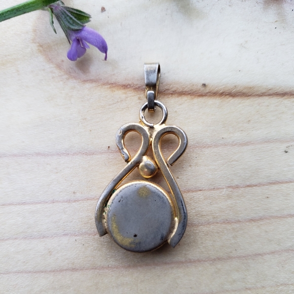 Spanish Damascene Handpainted Vintage Pendant - Picture 4 of 4